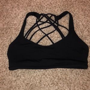 Lululemon size 6 black free to be wild